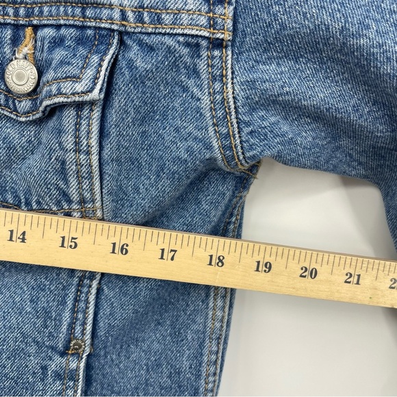 Old Navy Light Wash Blue Distressed Relaxed Classic birdie Denim Jean Jacket S - Picture 7 of 7